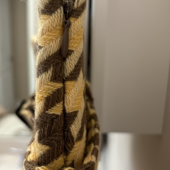 Abercrombie and Fitch wool mini skirt - Picture 3 of 5